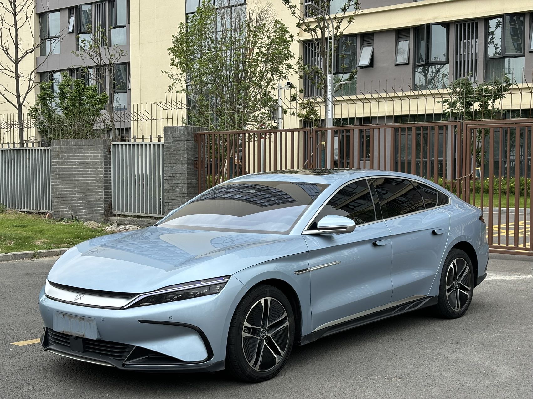 BYD Han 2023 car image 