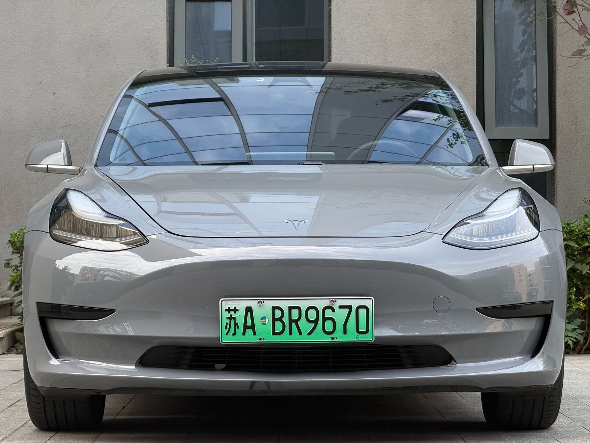 Tesla Model 3 2020 car image #2