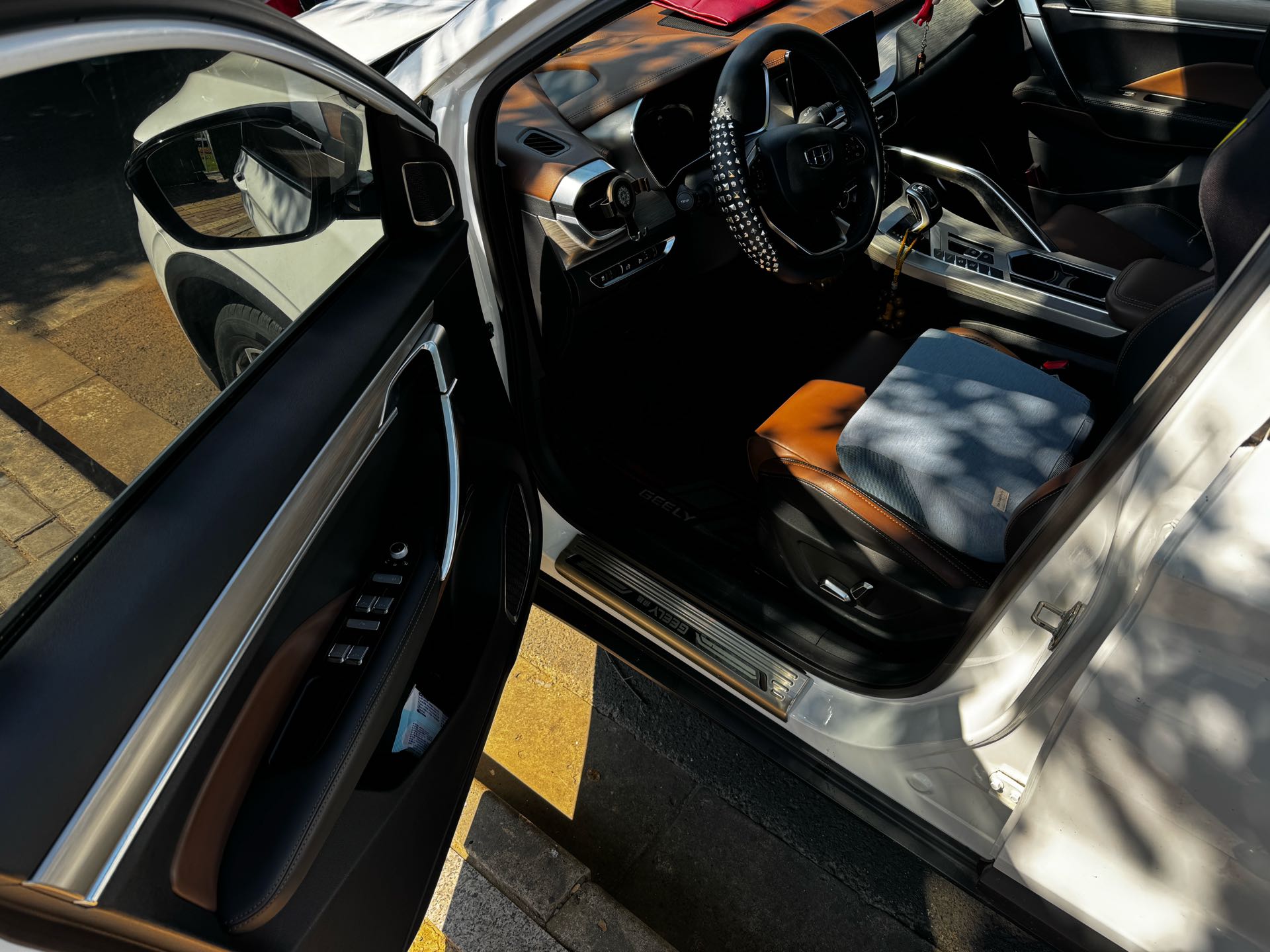 GEELY Coolray 2018 car image #12