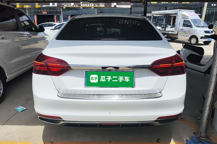 GEELY Emgrand 2019 car image #6