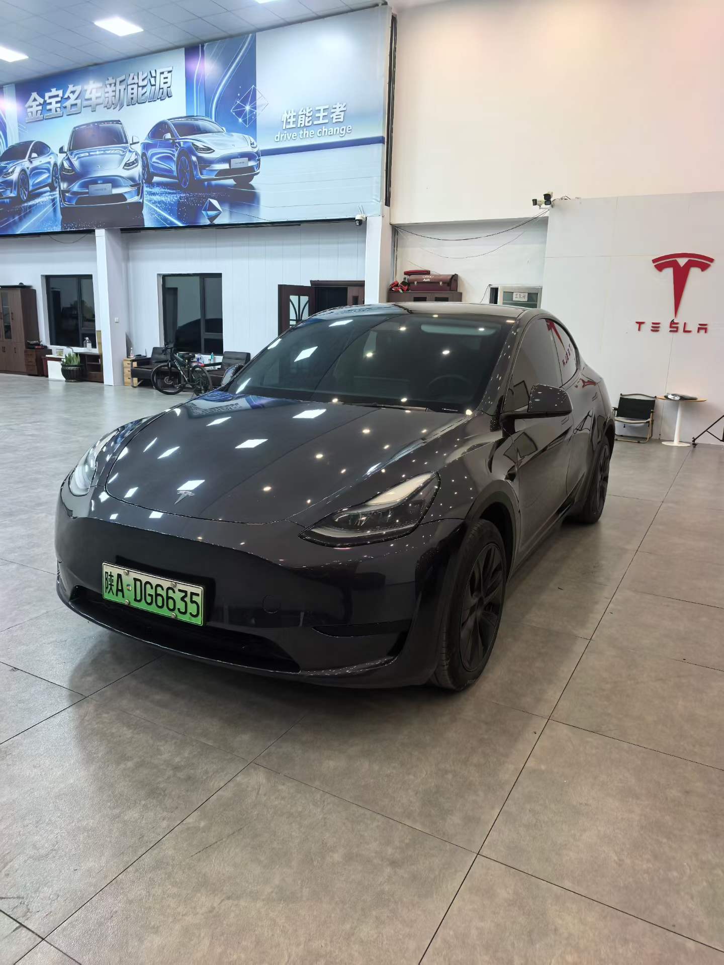 Tesla Model Y 2024 #3 Tesla Model Y 2024 car image #3
