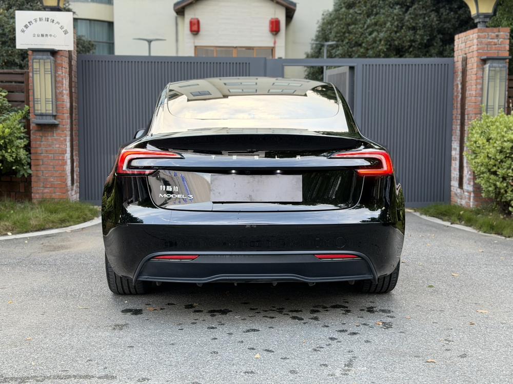 Tesla Model 3 2025 car image #5