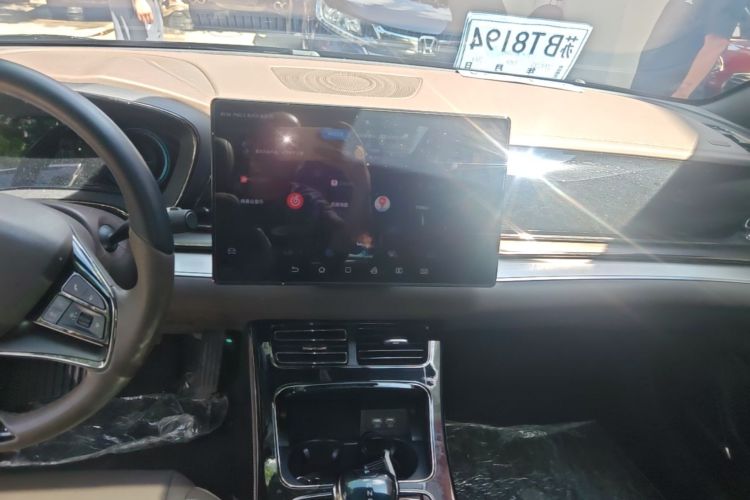 BYD Han 2022 car image #13