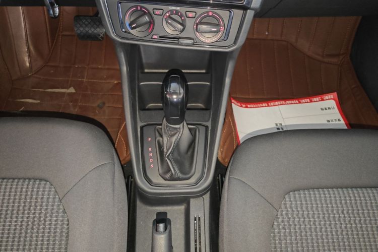 Volkswagen Santana 2016 car image #14