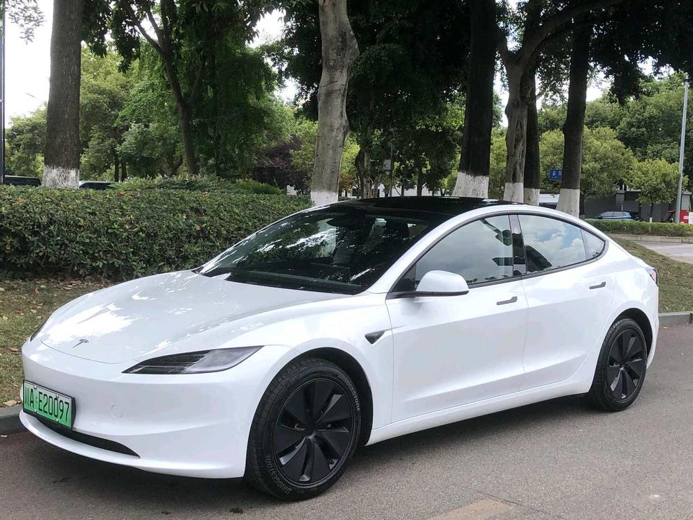 Tesla Model 3 2025 car image 
