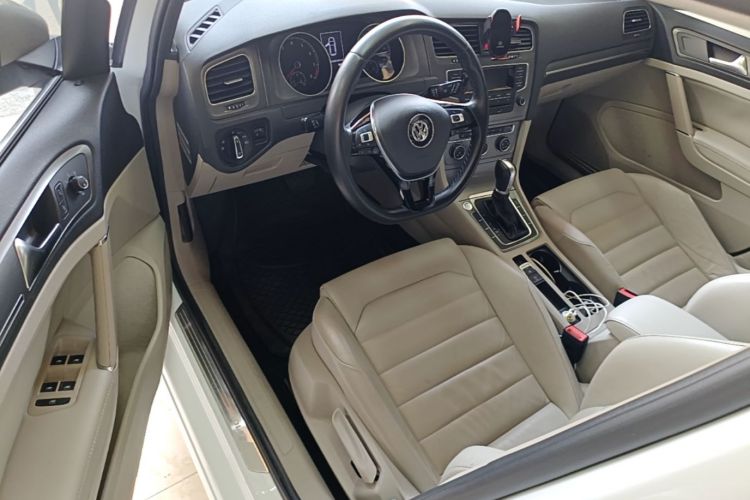 Volkswagen Golf 2014 car image #16