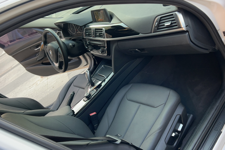 BMW 3 Series 2017 #29 BMW 3 Series 2017 immagine di auto #29