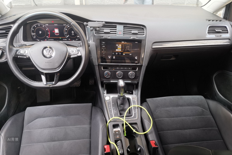 Volkswagen Golf 2020 car image #11