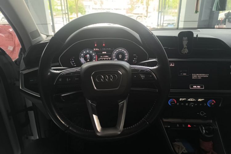 Audi Q3 2020 #11 Audi Q3 2020 car image #11