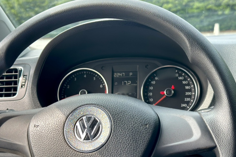 Volkswagen Polo 2015 #14 Volkswagen Polo 2015 car image #14