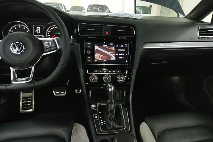 Volkswagen Golf 2018 immagine di auto #13
