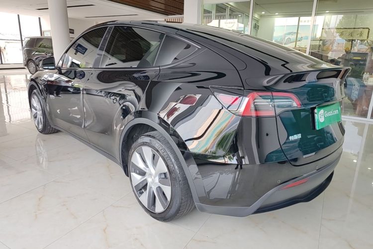 Tesla Model Y 2022 car image #7