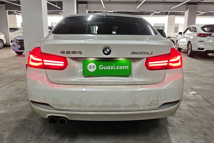 BMW 3 Series 2018 car image #6