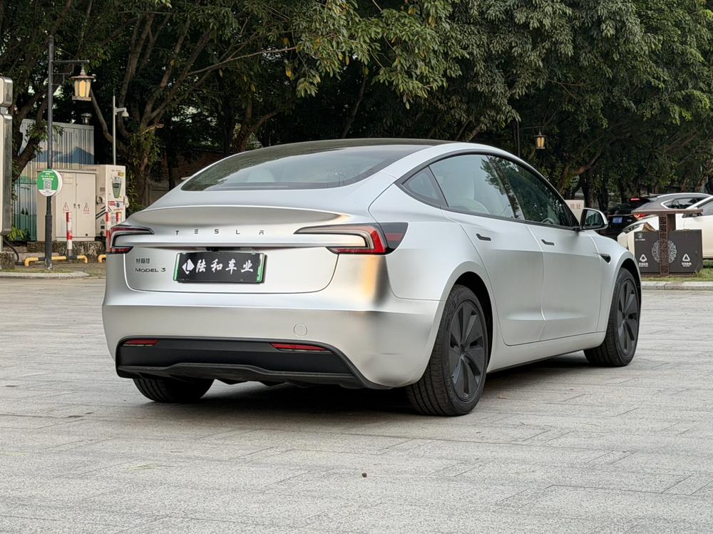 Tesla Model 3 2026 car image #7