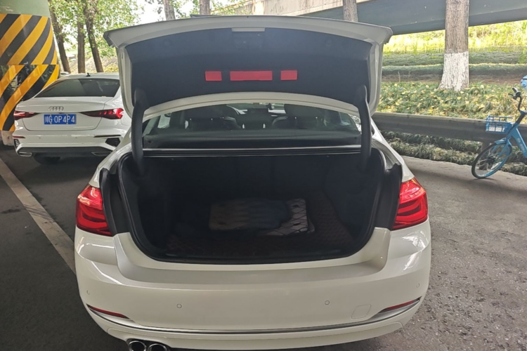 BMW 3 Series 2019 #19 BMW 3 Series 2019 car image #19