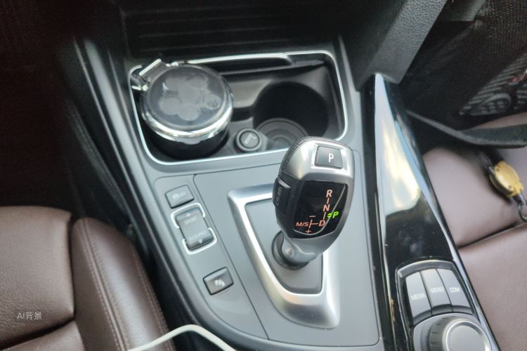 BMW 3 Series 2018 imagen de coche #16