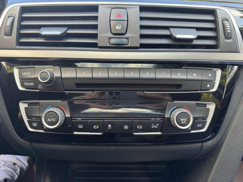 BMW 3 Series 2019 immagine di auto #20