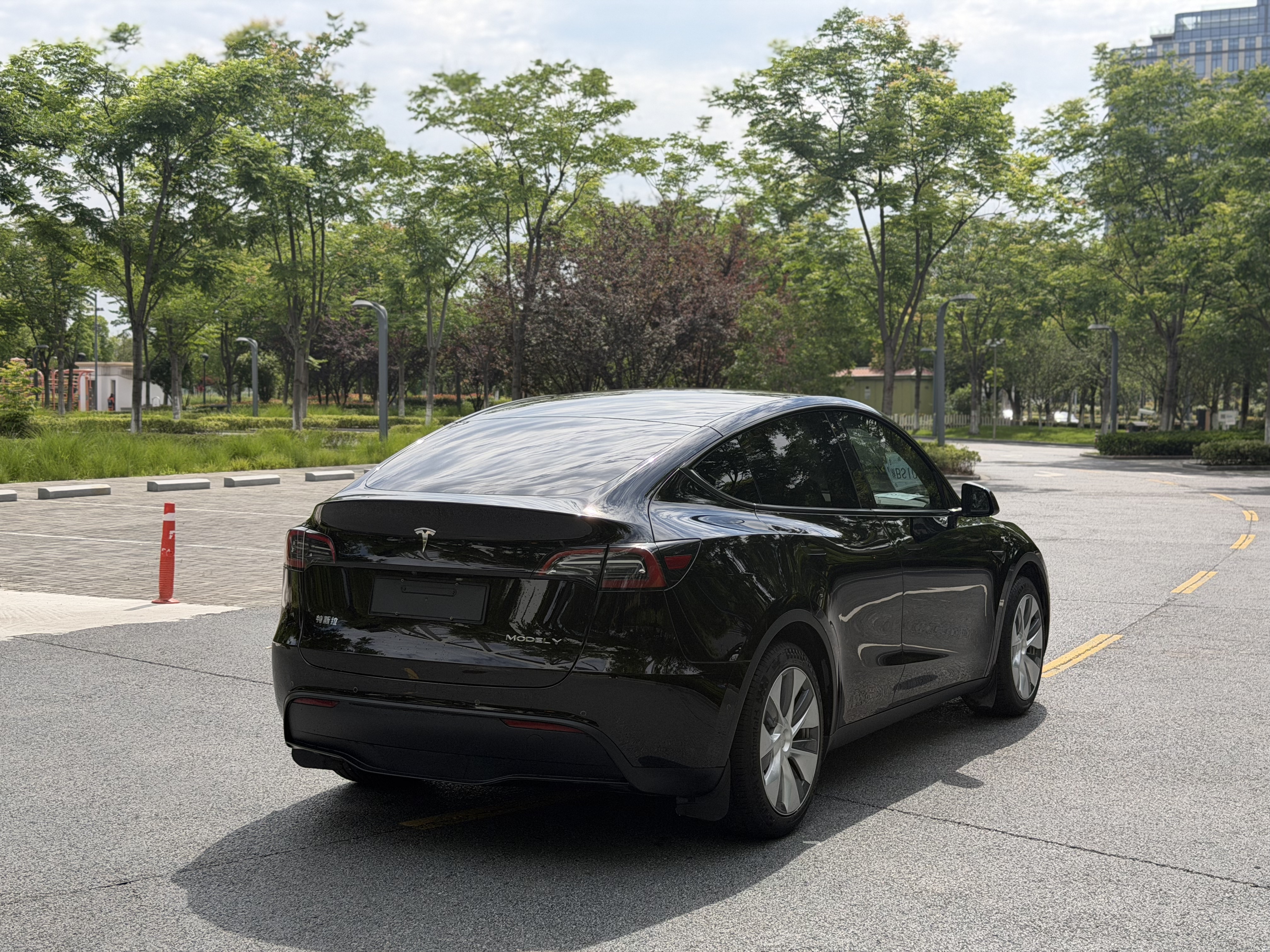 Tesla Model Y 2023 #10 Tesla Model Y 2023 immagine di auto #10
