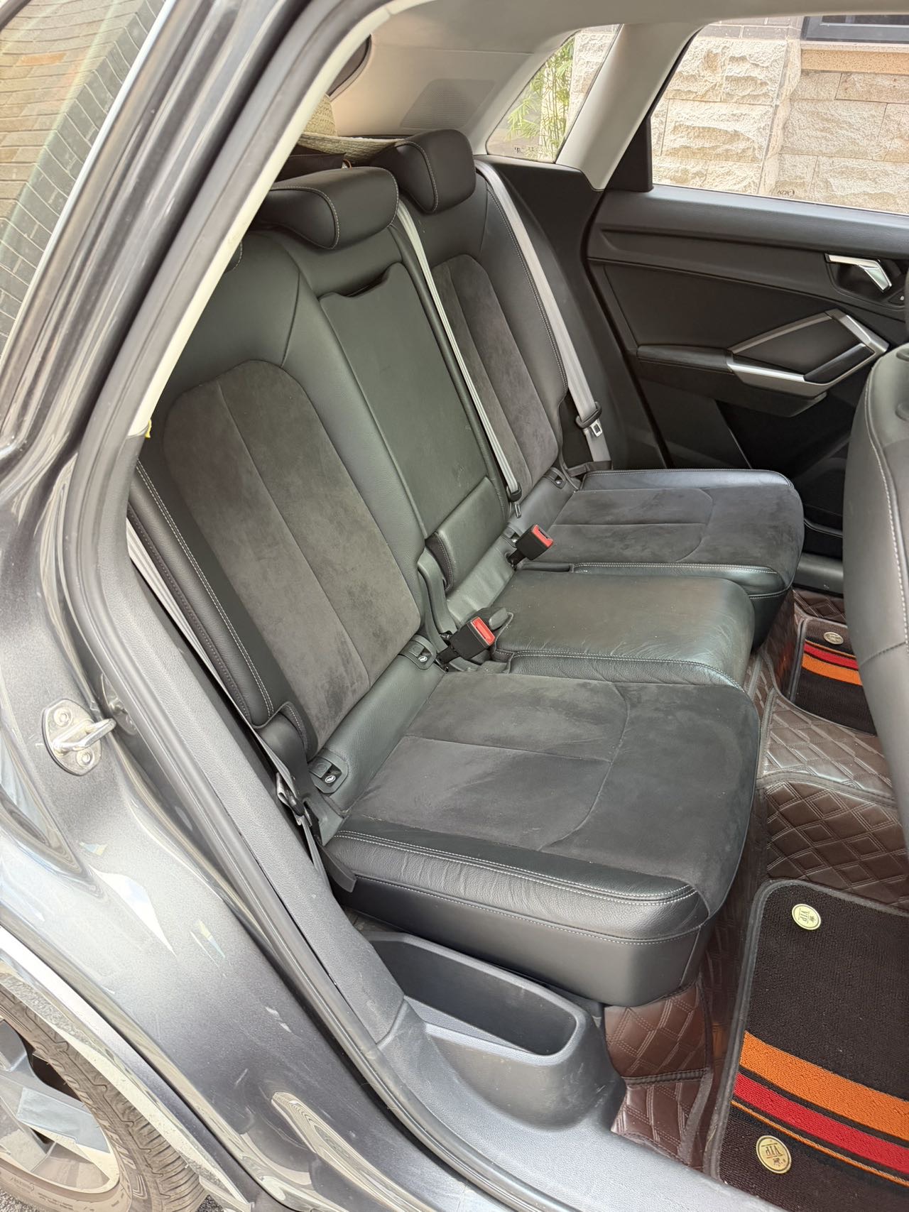 Audi Q3 2019 car image #19