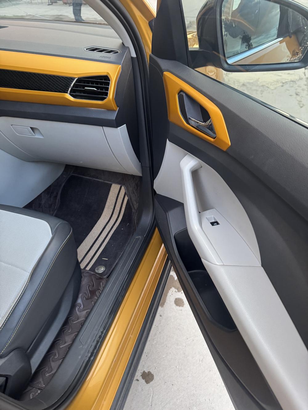 Volkswagen T-Cross 2020 #9 Volkswagen T-Cross 2020 car image #9