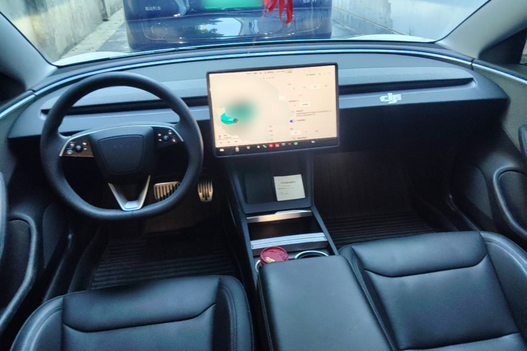 Tesla Model 3 2024 car image #10