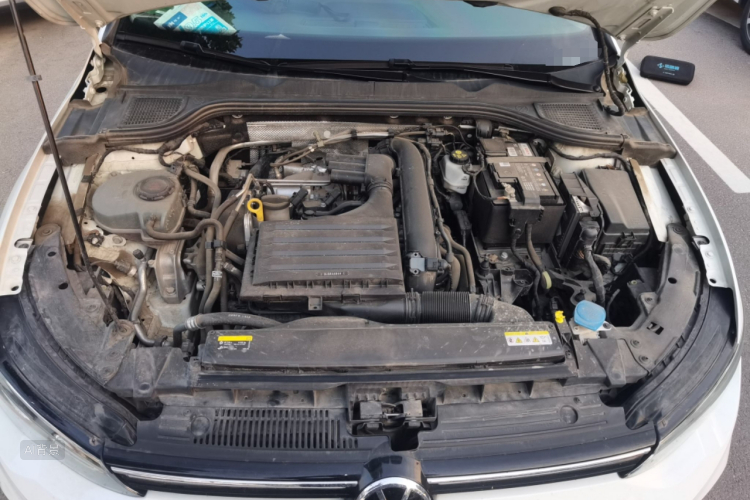 Volkswagen Golf 2022 car image #22
