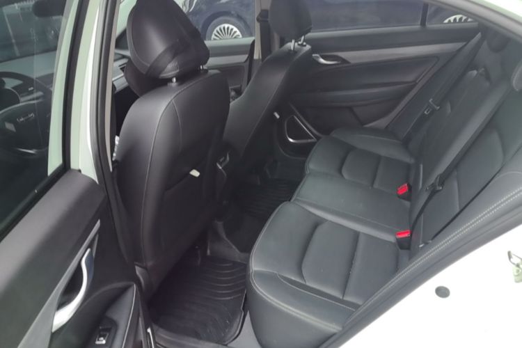 GEELY Emgrand 2021 car image #13