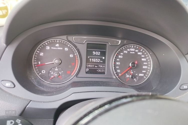 Audi Q3 2019 #13 Audi Q3 2019 car image #13