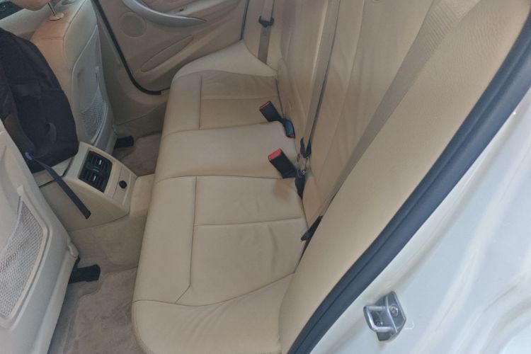 BMW 3 Series 2015 car image #17