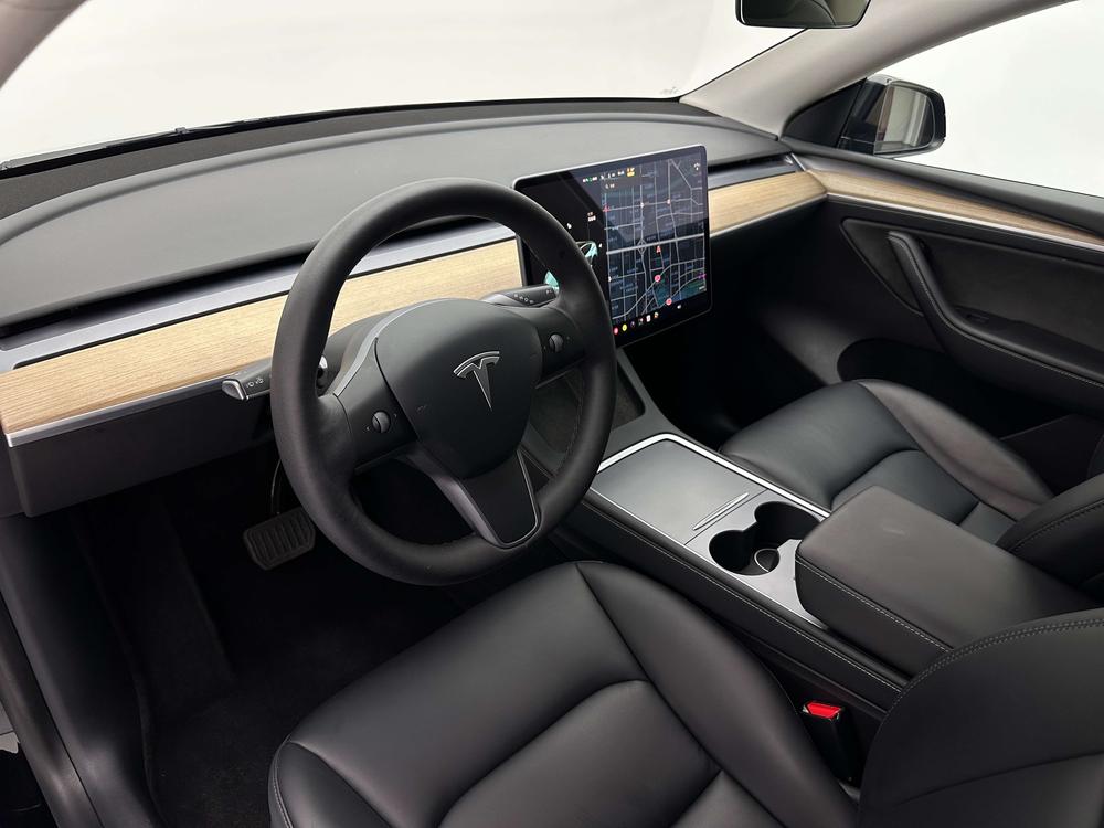 Tesla Model Y 2021 #21 Tesla Model Y 2021 car image #21