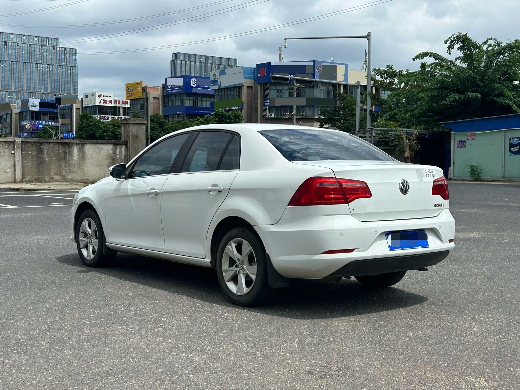 Volkswagen Bora 2015 car image #7