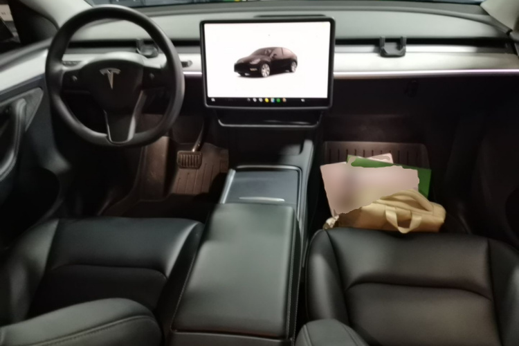 Tesla Model Y 2023 #10 Tesla Model Y 2023 immagine di auto #10