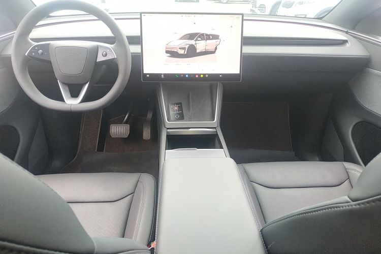 Tesla Model Y 2026 #13 Tesla Model Y 2026 car image #13