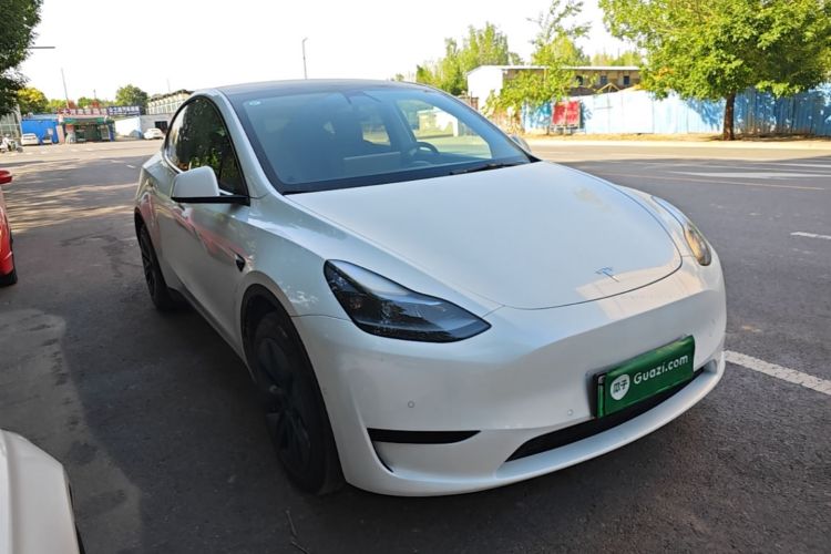 Tesla Model Y 2022 #4 Tesla Model Y 2022 car image #4