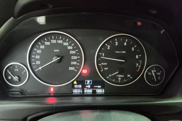 BMW 3 Series 2017 car image #12