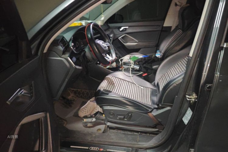 Audi Q3 2021 car image #17