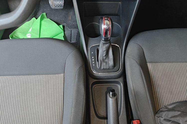 Volkswagen Polo 2016 #14 Volkswagen Polo 2016 car image #14