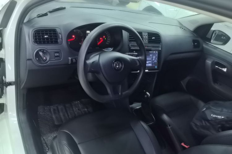 Volkswagen Polo 2018 car image #10