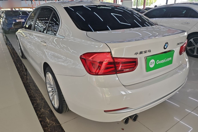 BMW 3 Series 2018 car image #5