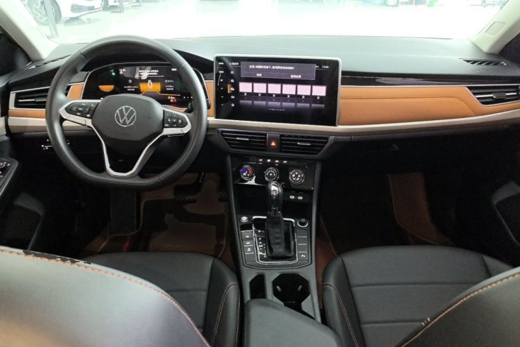 Volkswagen Bora 2023 car image #10