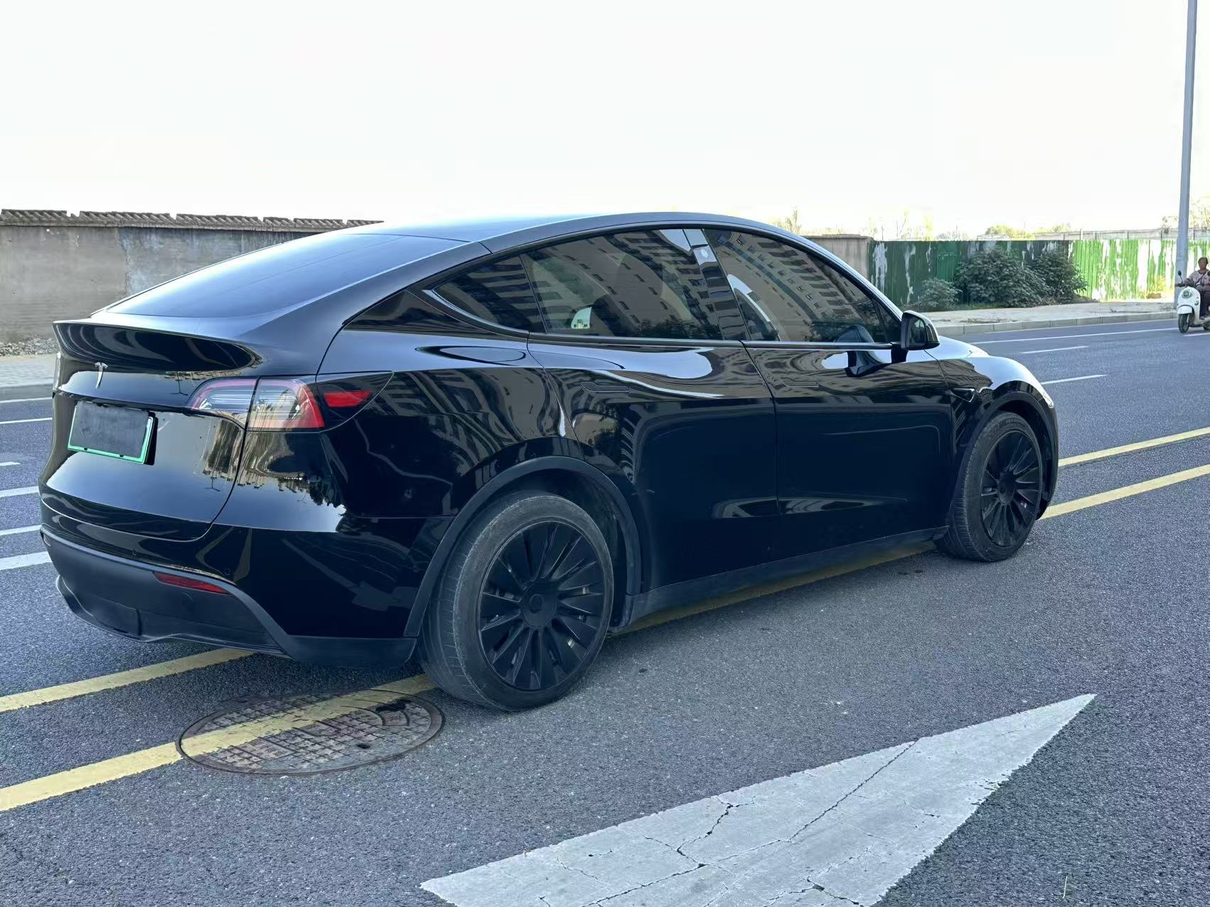 Tesla Model Y 2022 #9 Tesla Model Y 2022 car image #9