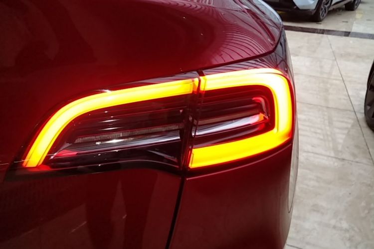 Tesla Model Y 2024 #8 Tesla Model Y 2024 car image #8