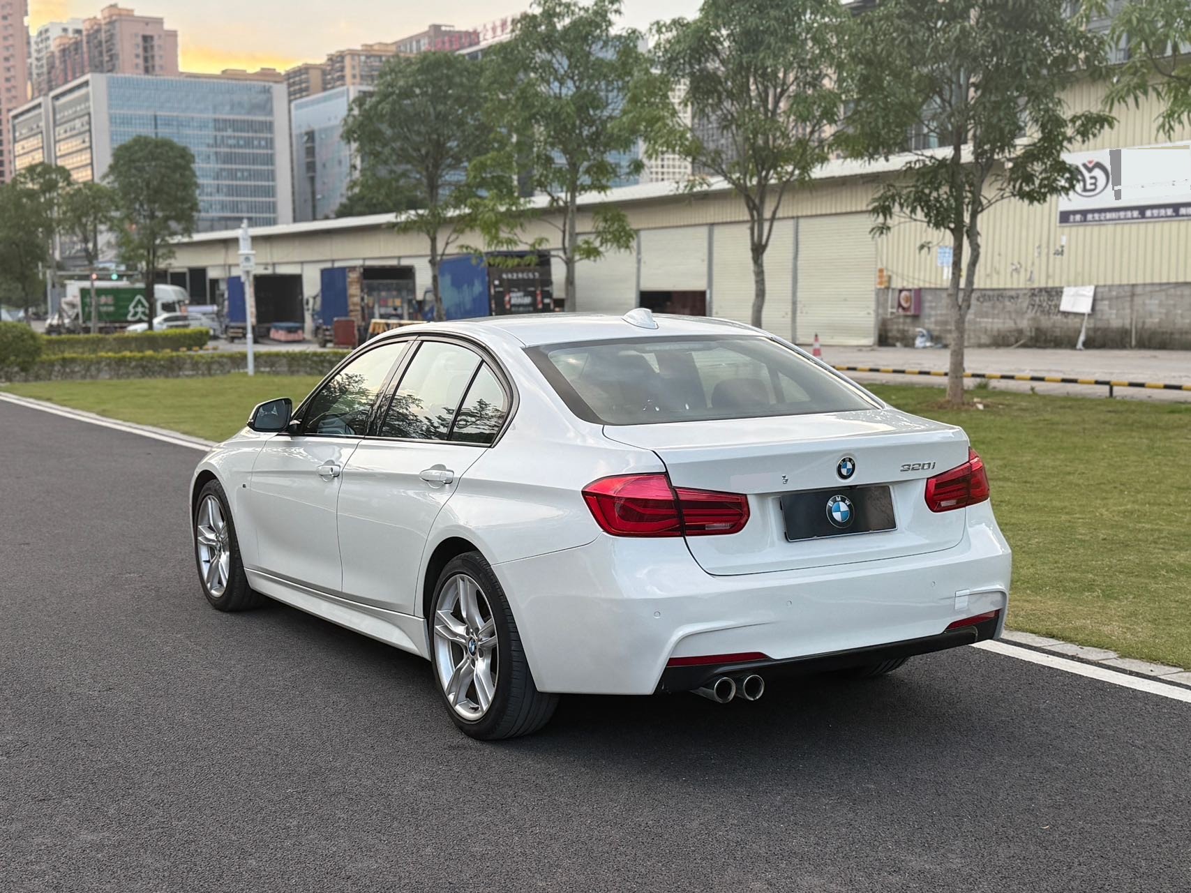 BMW 3 Series 2018 #7 BMW 3 Series 2018 car image #7