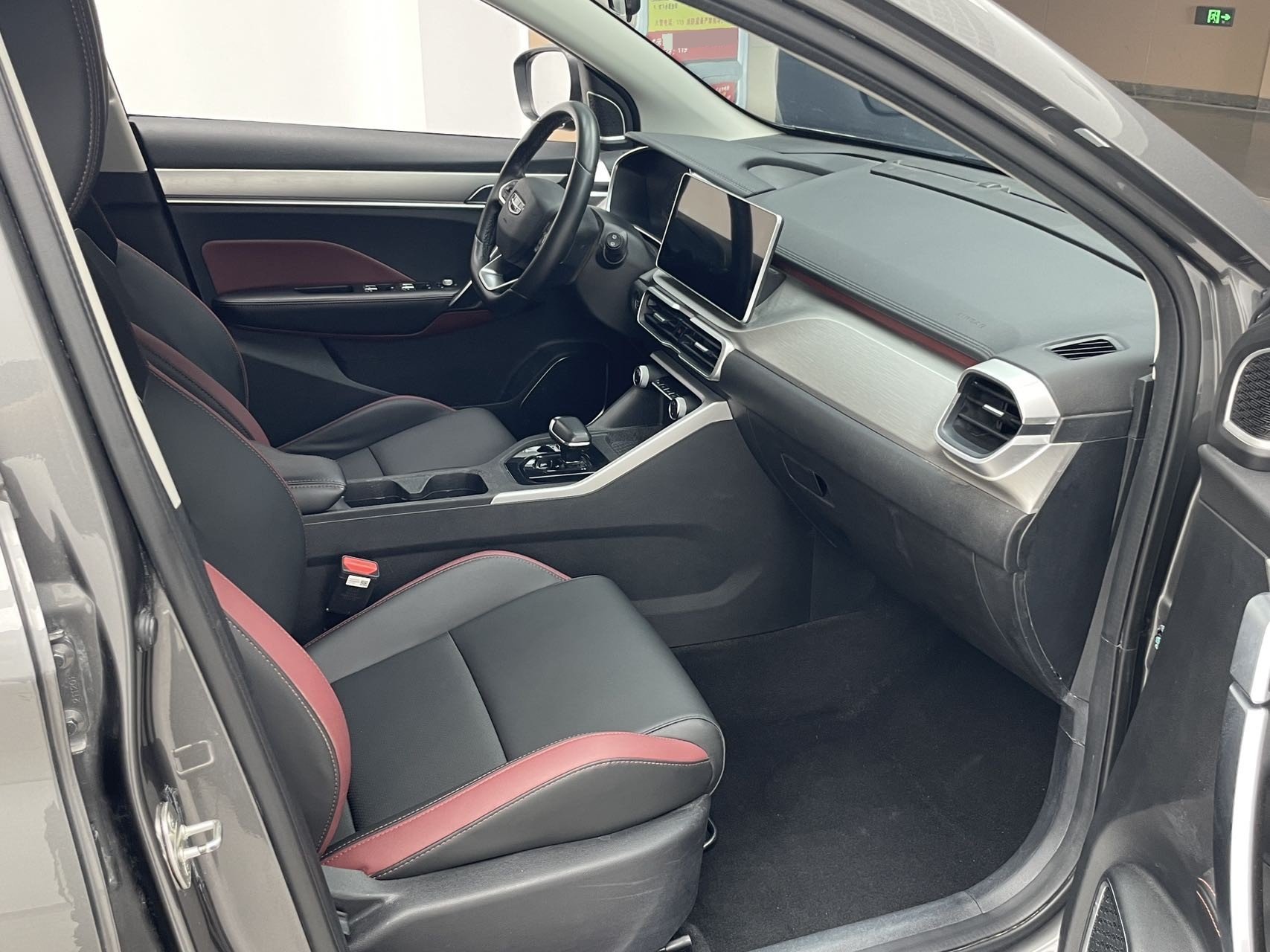GEELY Coolray 2022 image de voiture #5