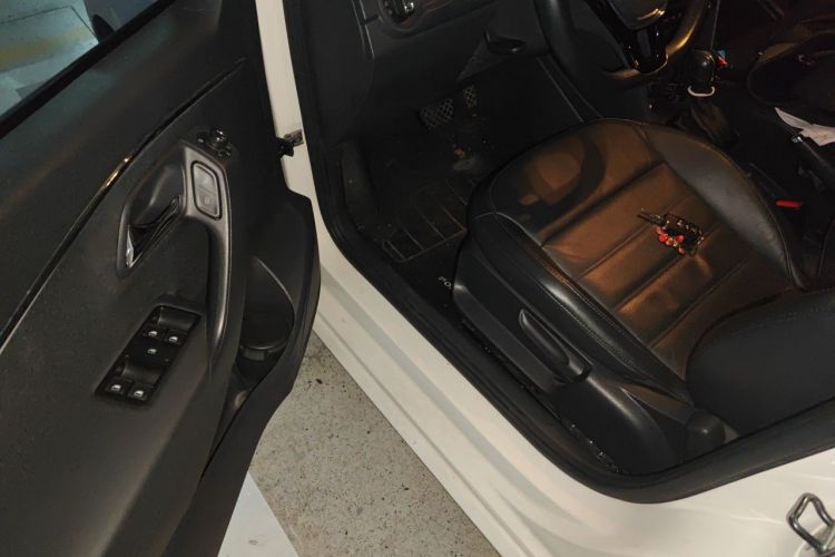 Volkswagen Polo 2016 #13 Volkswagen Polo 2016 car image #13