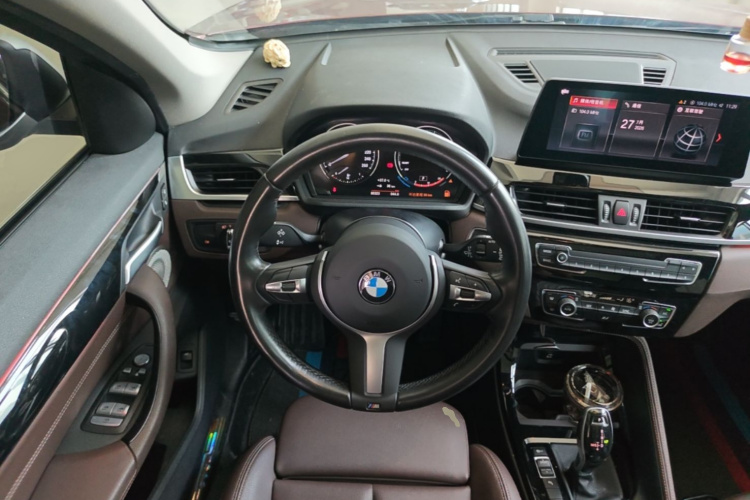 BMW X1 2021 car image #12