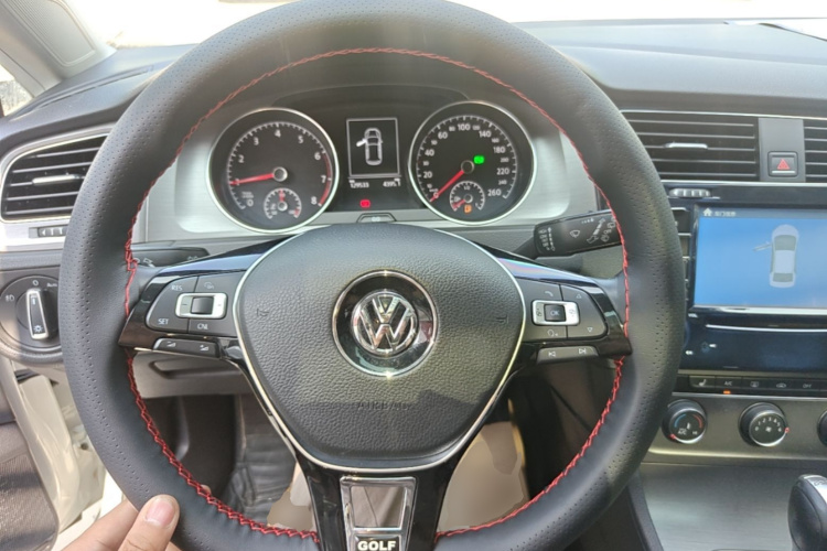 Volkswagen Golf 2015 car image #11