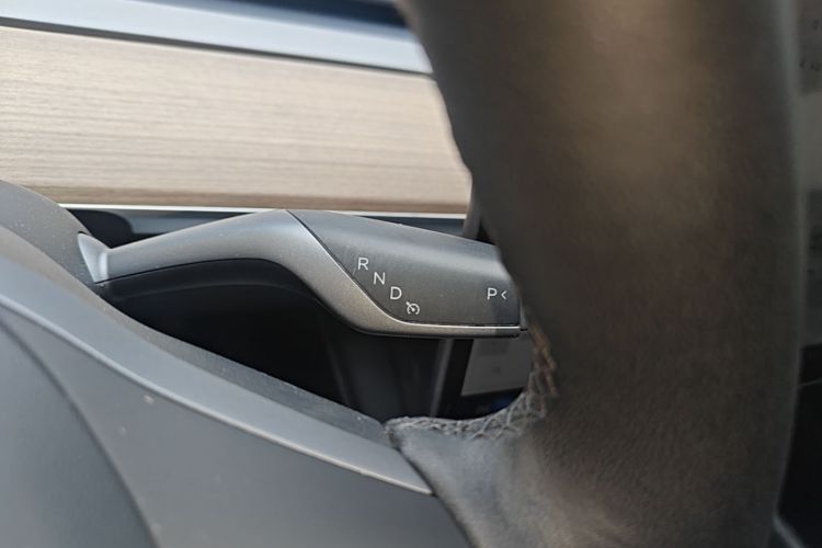 Tesla Model Y 2021 #14 Tesla Model Y 2021 car image #14