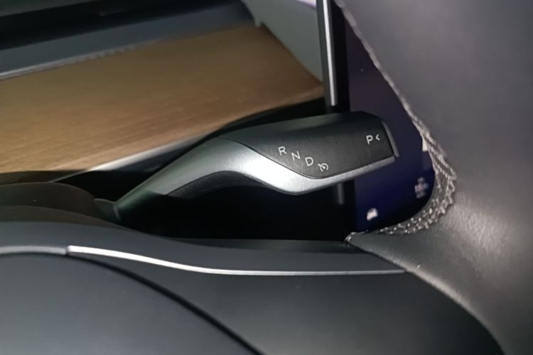 Tesla Model Y 2022 immagine di auto #14