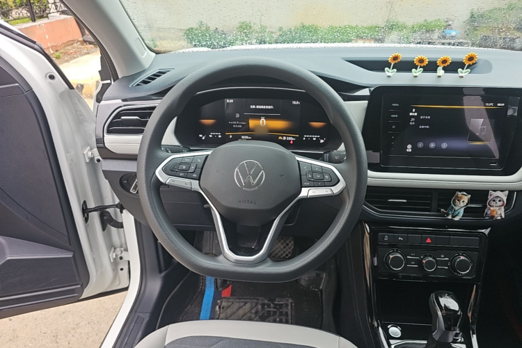 Volkswagen Tharu 2025 car image #11